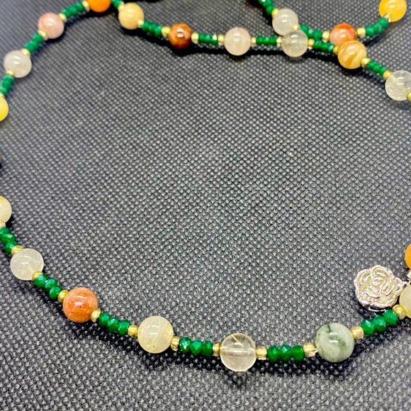Beautiful Green Bead Necklace With Quartz Beads - Picture 5 of 5